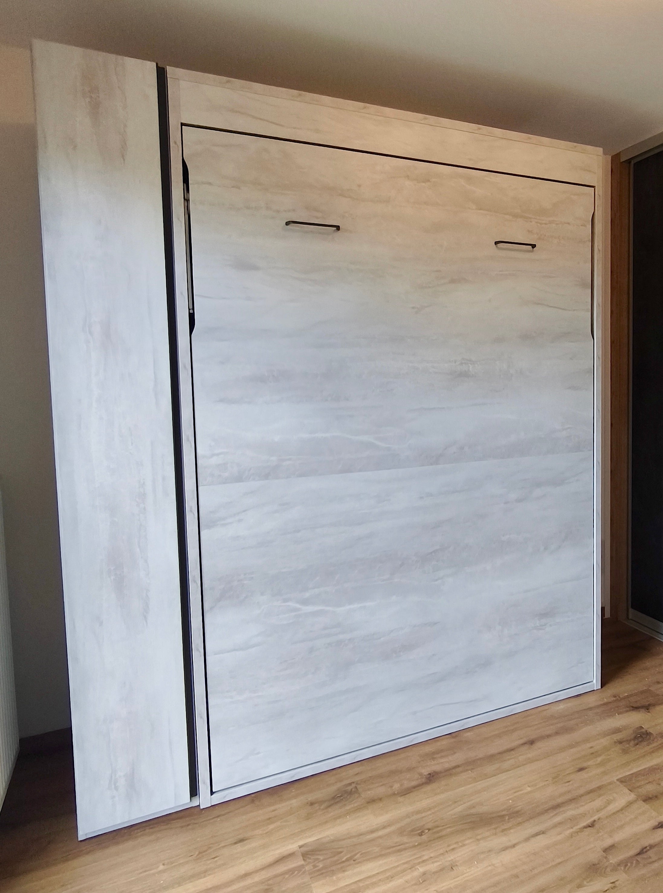 Lit escamotable FORM Premium avec armoire installé par Modulance