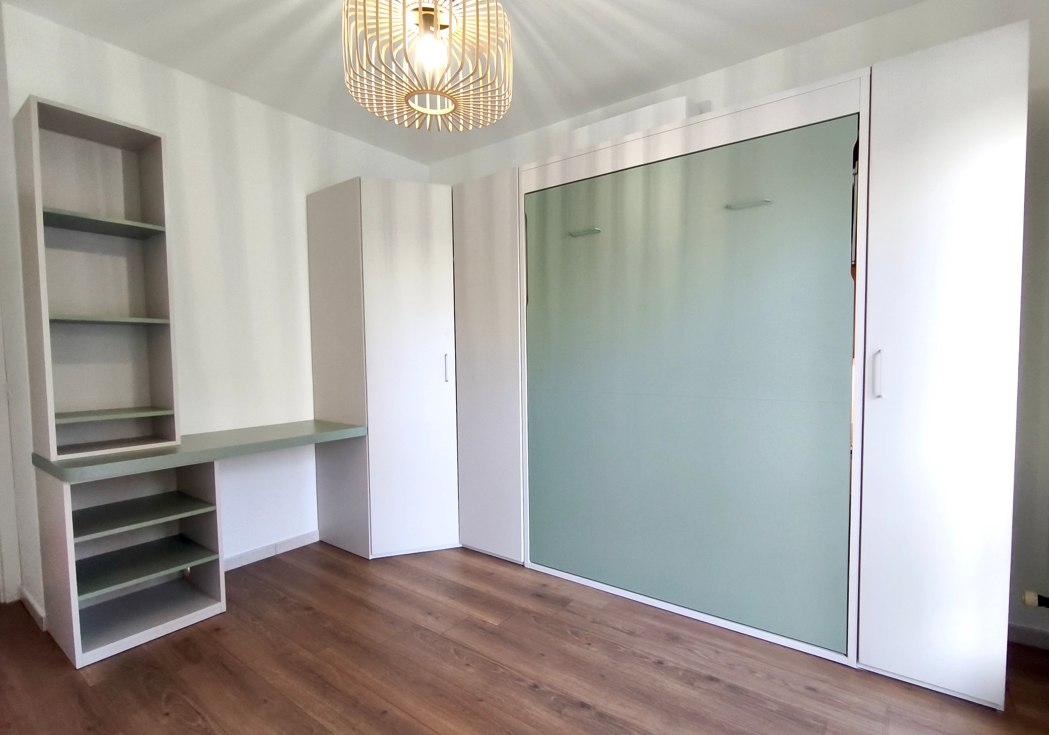 Composition lit escamotable simple FORM Premium, armoire d'angle et bureau